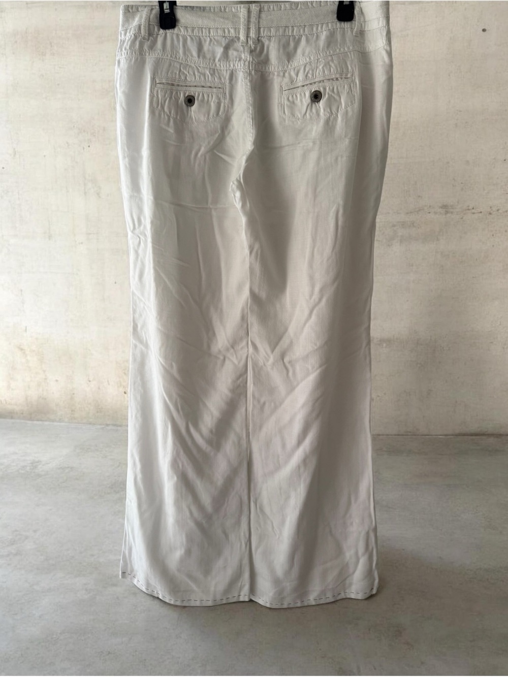 GUESS Los Angeles White Wide-Leg Pants, Size 29 - Picture 2 of 5